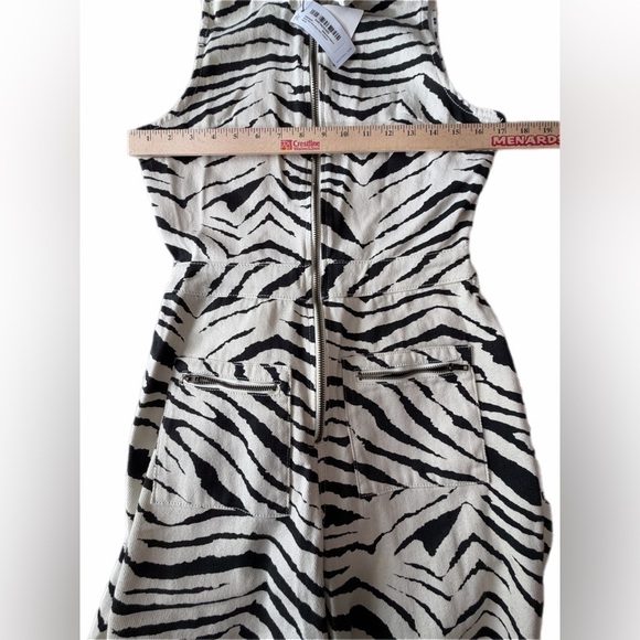 Nasty Gal Zebra Print Sleeveless Jumpsuit size 4 NWT - Picture 8 of 15